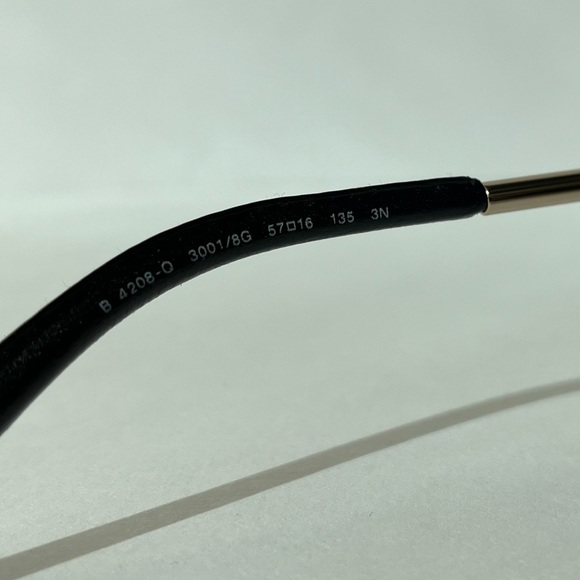 Burberry 4208-Q Sunglasses Black 30018G New - Picture 4 of 5